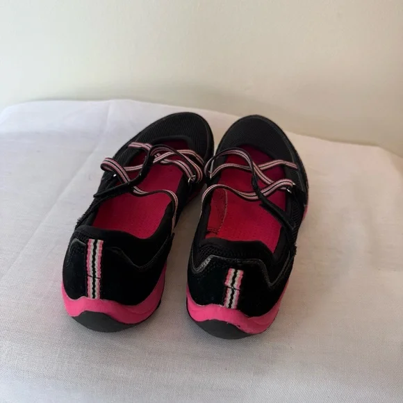 Croft & Barrow Sz 6.5 Women's Black & Pink Sporty Shoes 0003 - Picture 4 of 13